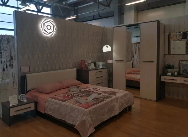 Beds in a furniture store — 스톡 사진