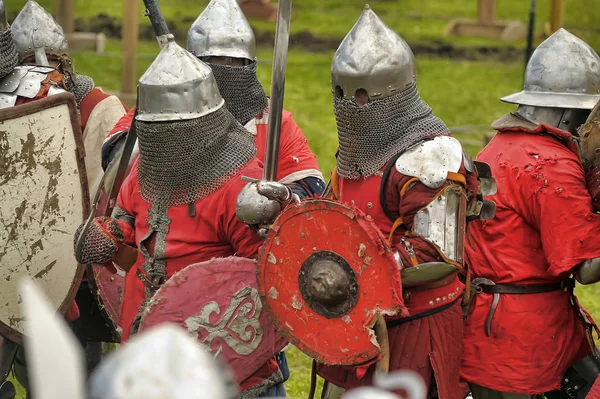 Μεσαιωνική μάχη στο φεστιβάλ της ιστορικής ανασυγκρότησης "Ru — Φωτογραφία Αρχείου