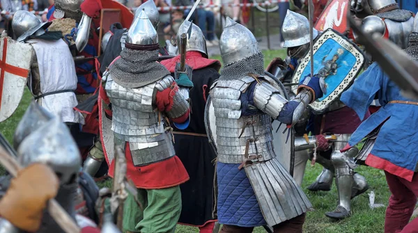 Średniowieczna bitwa na festiwalu odbudowy historycznej "Ru — Zdjęcie stockowe