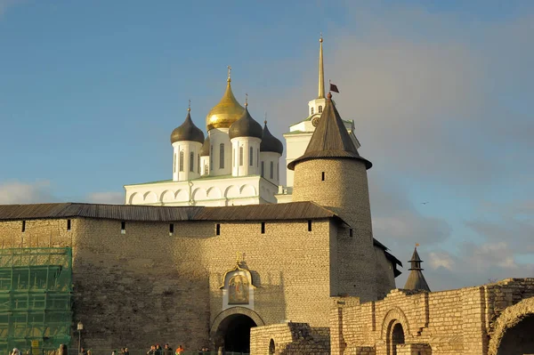 Widok Psków Kreml jesienią — Zdjęcie stockowe