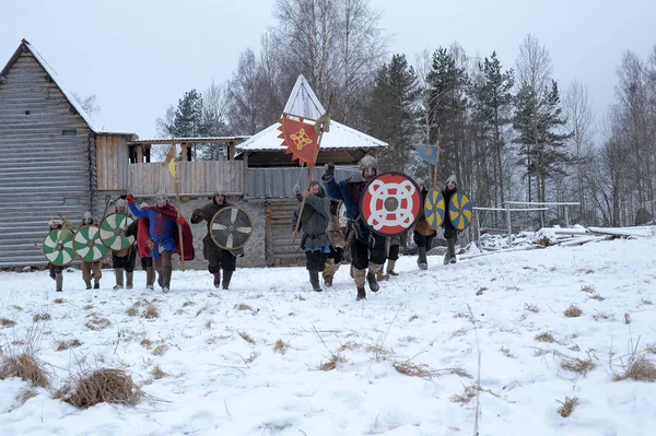 Фестиваль представляет собой историческую реконструкцию эпохи викингов — стоковое фото