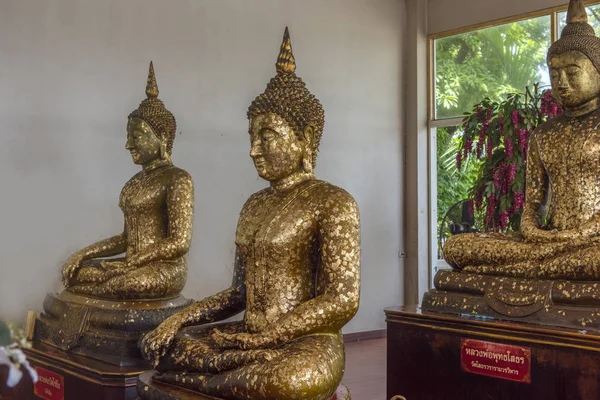 Ve Wat Saman Rachanaram v Chachoengsao se nachází obrovský sklon — Stock fotografie