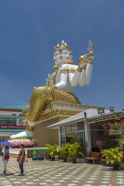 La Wat Saman Rattanaram în Chachoengsao, există un gigant Reclin. — Fotografie, imagine de stoc