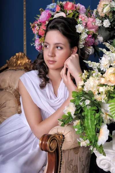 Young Beautiful Brunette White Dress Flowers — Stock Photo, Image