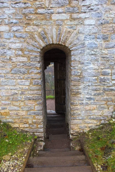 Porta Uma Parede Medieval Castelo Pedra — Fotografia de Stock