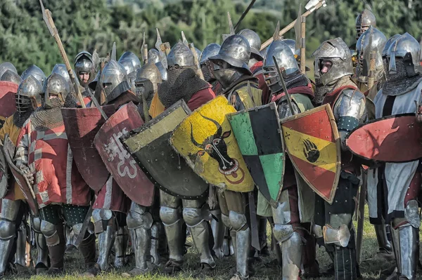 Rosja Izborsk 2013 Średniowieczna Bitwa Polu Średniowiecznym Festiwalu Iron City — Zdjęcie stockowe
