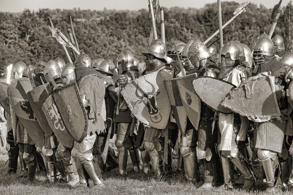 Russie Izborsk 2013 Bataille Médiévale Sur Terrain Festival Médiéval Iron — Photo