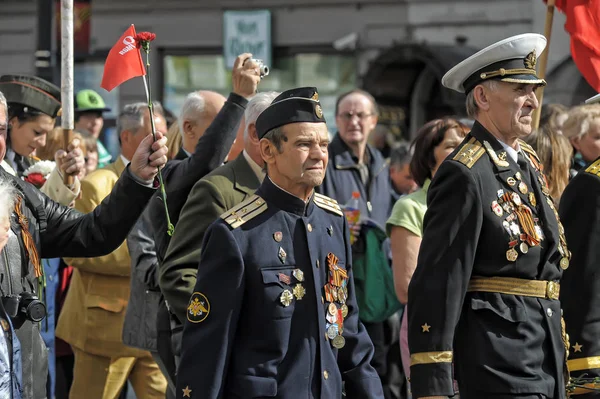Rusko Petrohrad 2013 Účastníci Řády Medailemi Května Průvodu Dne Vítězství — Stock fotografie
