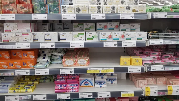 Russia San Pietroburgo 2020 Sapone Uno Scaffale Supermercato — Foto Stock