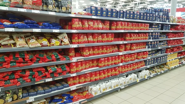 Rusland Petersburg 2020 Planken Met Pasta Een Supermarkt Tijdens Coronavirusepidemie — Stockfoto