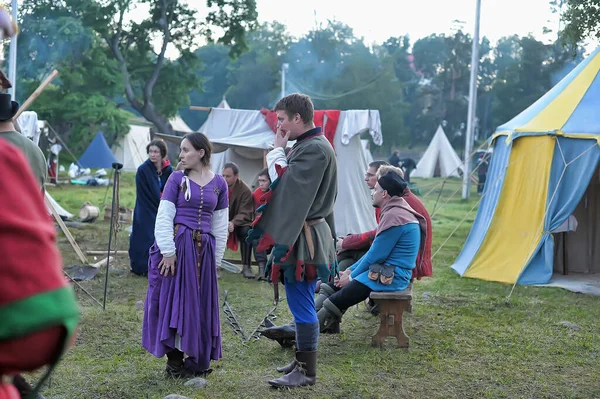 Rusko Vyborg 2011 Lidé Středověkých Šatech Festivalu Historické Rekonstrukce Středověku — Stock fotografie