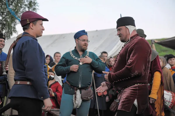 Russie Vyborg 2011 Les Gens Vêtements Médiévaux Festival Reconstruction Historique — Photo