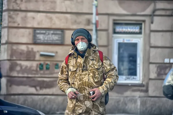 Oroszország Szentpétervár 2020 Maszkos Emberek Városban Karantén Alatt Koronavírus Járvány — Stock Fotó