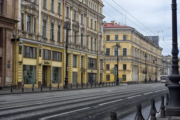 Rusia San Petersburgo 2020 Vacía Avenida Ciudad Nevsky Durante Epidemia —  Fotos de Stock