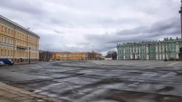 俄罗斯圣彼得堡 2020年1月4日市中心的一条空荡荡的街道 人口的自我隔离 — 图库照片