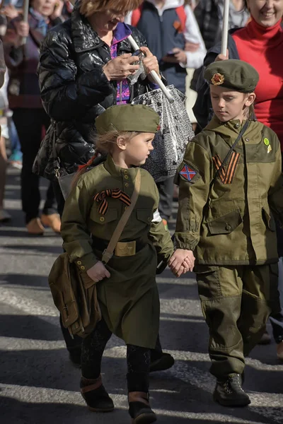 Rússia São Petersburgo 2015 Crianças Roupas Militares Segunda Guerra Mundial — Fotografia de Stock