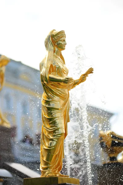 Rusia San Petersburgo 2019 Esculturas Fuentes Peterhof Verano — Foto de Stock