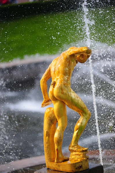 Russia San Pietroburgo 2019 Sculture Delle Fontane Peterhof Estate — Foto Stock