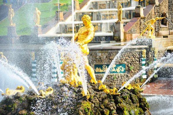 Rusia San Petersburgo 2019 Esculturas Fuentes Peterhof Verano — Foto de Stock