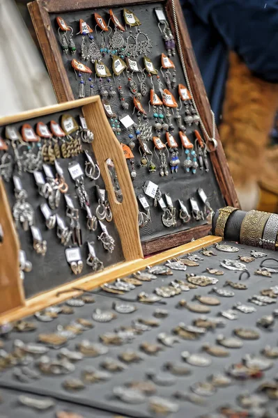 Středověké Šperky Slovanskými Skandinávskými Symboly Prodeji — Stock fotografie