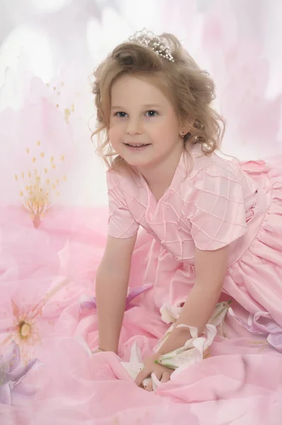 Portré Gyönyörű Kislány Rózsaszín — Stock Fotó