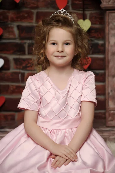 Retrato Menina Bonita Rosa — Fotografia de Stock