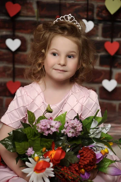 Portret Pięknej Dziewczynki Różowym Kolorze — Zdjęcie stockowe