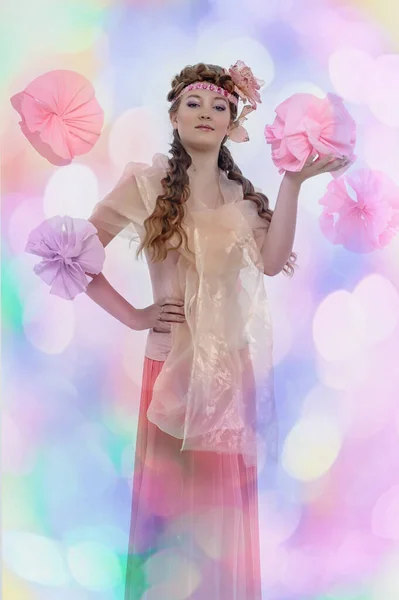 Retrato Una Chica Rosa Con Hermoso Peinado Flores Pelo —  Fotos de Stock