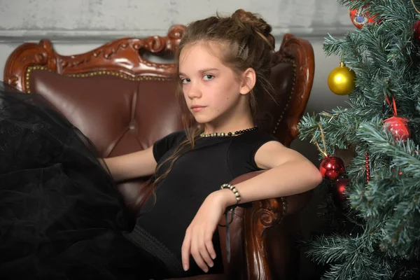 Portrait Une Belle Fille Chère Noir Près Sapin Noël Noël — Photo