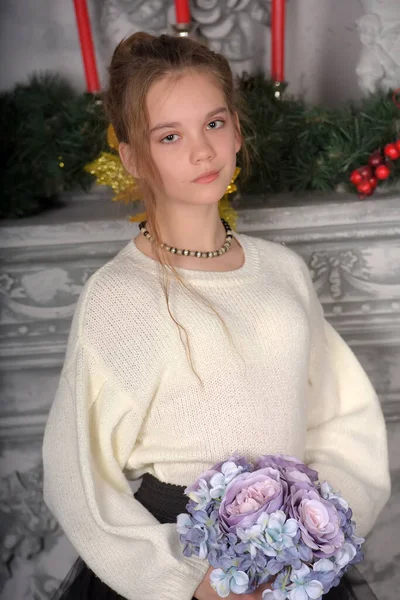 Beautiful Girl Bouquet White Sweater Portrait — Stock Photo, Image