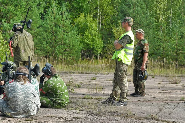 Petersburg Russia 2017 Açık Hava Paintball Turnuvası Yazın Sonunda Kamuflajlı — Stok fotoğraf