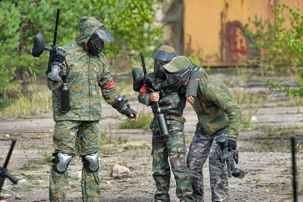 Szentpétervár Oroszország 2017 Szabadtéri Paintball Torna Nyár Végén Természetben Emberek — Stock Fotó