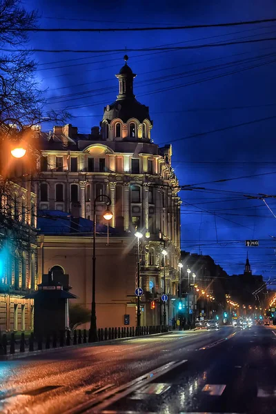 Rússia São Petersburgo 2020 Deserta Avenida Kamennoostrovsky Noite Durante Epidemia — Fotografia de Stock