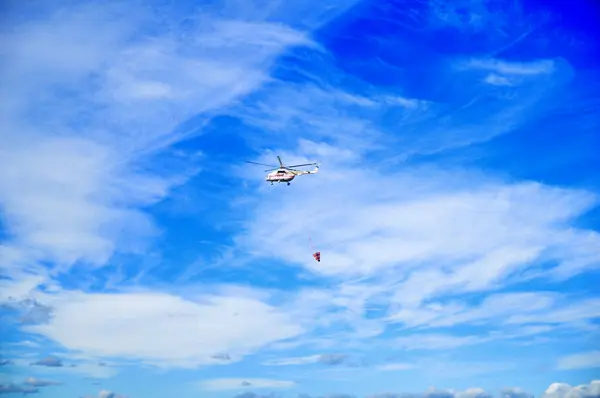Россия Санкт Петербург 2020 Вертолет Время Учений Тушению Пожара Воздуха — стоковое фото