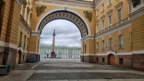 Rusko Petrohrad 2020 Oblouk Generálního Štábu Bez Lidí Během Epidemie — Stock fotografie