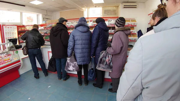 Rusia San Petersburgo 2020 Cola Tienda Comestibles Epidemia Coronavirus — Foto de Stock