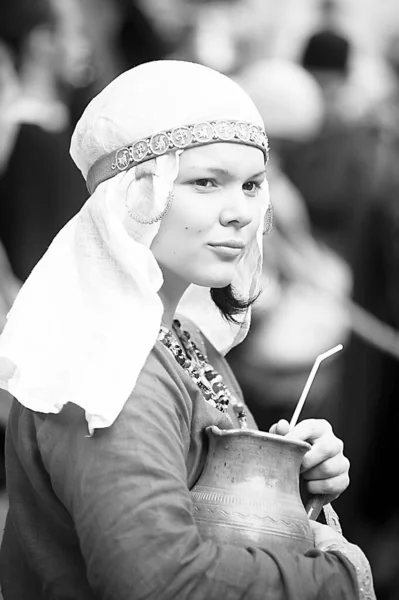 Rusia Vyborg 2016 Festival Reconstrucción Histórica Castillo Caballero Chica Ropa — Foto de Stock