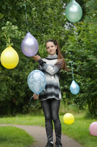 Spring Colorful Balloon Portrait Young Brunette Teenager Girl Balloons Park — Stock Photo, Image