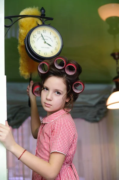 Girl Child Curlers Shakes Dust Panicle Home — Stock Photo, Image