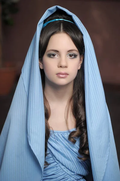 Young Victorian Lady Blue Cape Her Head — Stock Photo, Image