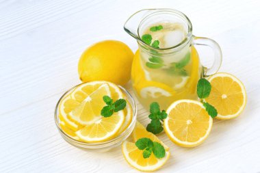 Limonata cam sürahi