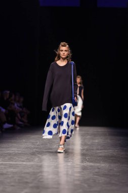 Önizleme hazır giyim göstermek için