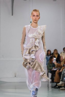 Anne Sofie Madsen sonbahar/kış 2017/2018 gösteri