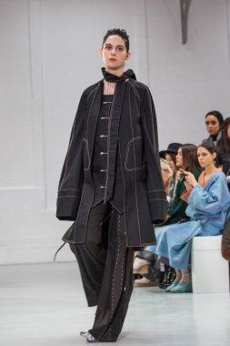 Anne Sofie Madsen sonbahar/kış 2017/2018 gösteri