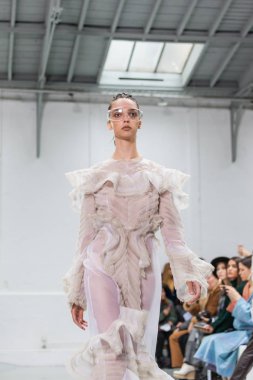 Anne Sofie Madsen sonbahar/kış 2017/2018 gösteri