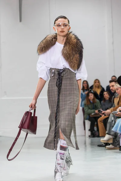 Anne Sofie Madsen Otoño / Invierno 2017 / 2018 show — Foto de Stock