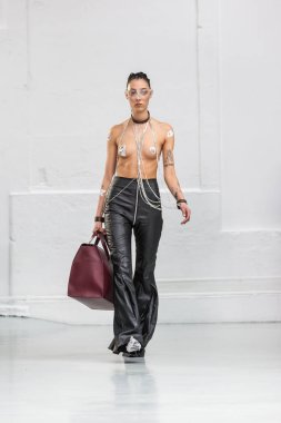 Anne Sofie Madsen sonbahar/kış 2017/2018 gösteri