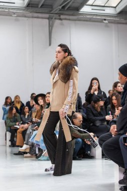 Anne Sofie Madsen sonbahar/kış 2017/2018 gösteri