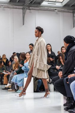 Anne Sofie Madsen sonbahar/kış 2017/2018 gösteri