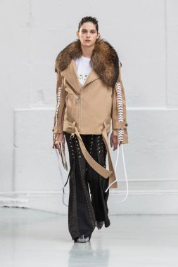 Anne Sofie Madsen sonbahar/kış 2017/2018 gösteri